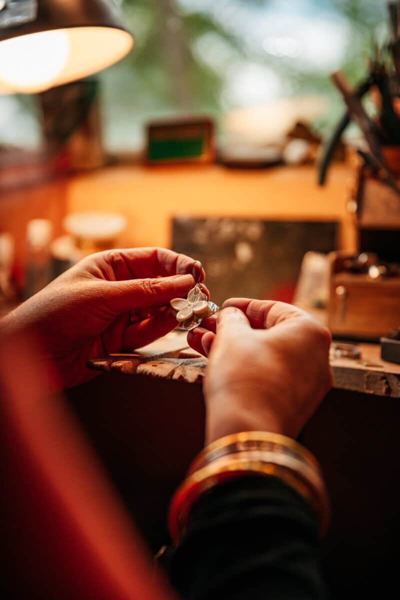 atelier de bijoux créatrice azais artisane